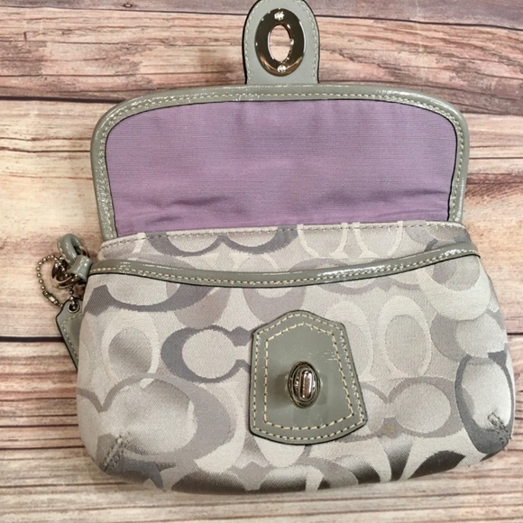 Coach Legacy Signature Optic Turn Lock Flap Wristlet in Gray with Lavender - Picture 6 of 7